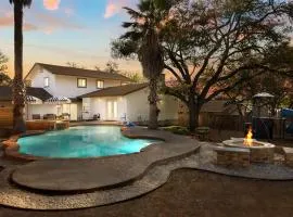 4 Bdrms Heated Pool, Hot Tub, 10 Minutes to Downtown