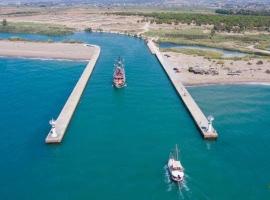 Apollon boat and yacht Tour，位于锡德的酒店