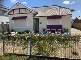 9 Ash Street Cessnock，位于塞斯诺克的酒店