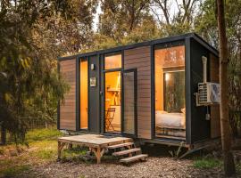 Forest Nook Tiny House by Tiny Away，位于Buffalo的小屋