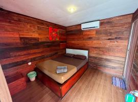 Dqnut Chalet And Restaurant，位于Kampong Tanjong Dahan的宠物友好酒店