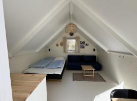 Frederiksv&aelig;rk Camping & Hostel，位于弗雷德里克斯伐克的豪华帐篷营地