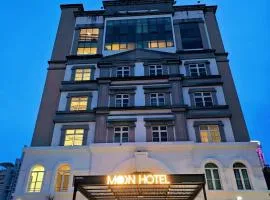 Moon Hotel