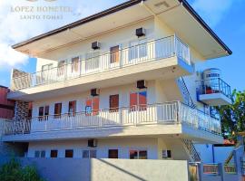 Lopez Hometel，位于Santo Tomas的公寓式酒店