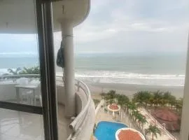 Habitación con baño privado vista al mar