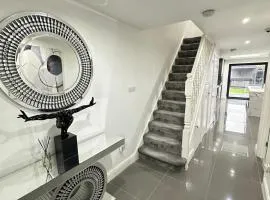Joan's Getaway House