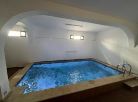 Appartement CapoNegro Piscine et terrasse au calme La mer est à 5 min en voiture，位于卡博尼格洛的酒店