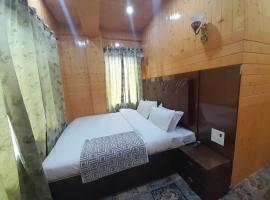 New kashmir inn，位于Khor的酒店