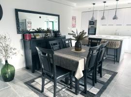 Private House 3 Bed, 3 Bath In Luka Dugi Otok，位于Luka的住宿