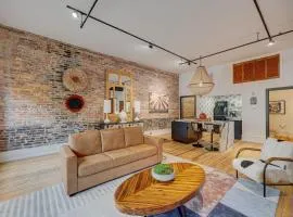 Luxe 220, Unit 5 - Adjacent City View Suites