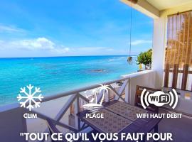 Le Caro - Studio pieds dans l'eau，位于圣吉尔莱班的酒店