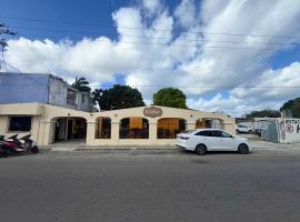 Hotel Caribe，位于科苏梅尔科祖梅尔机场 - CZM附近的酒店