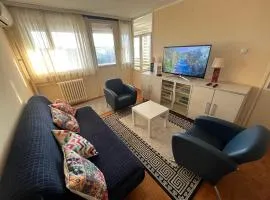 Comfort & Style Panoramic Urban Retreat 2