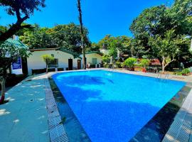Paradiso Nature Retreat, Jim Corbett #premium rooms #dhikuli prime location #big swimming pool #parking #Cafe #lap of nature #guest preferred #best selling，位于兰纳加的酒店