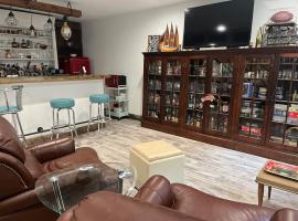 Luxurious Lower Level，位于门罗的酒店