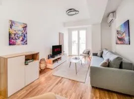 Private Apartment Near Lake & Old Town Fast WiFi