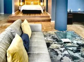 4 on Pritchard Luxury Suites