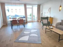 Schleizauber Ferienwohnung mit Wasserblick und einer großzügigen Terrasse