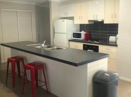 Home in wodonga-Comfort city，位于沃东加的酒店