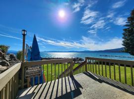 Tahoe Shoreline Retreat - Close to Ski Resorts & HOA Amenities，位于塔霍维斯塔的公寓