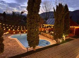 Rare Forest Retreat & Spa- Bran，位于布朗的酒店