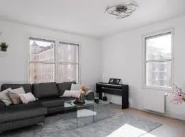 1BR City Apartment with Balcony Next to the Sea