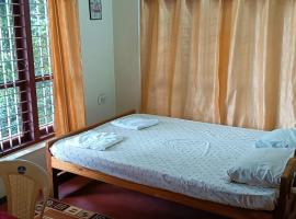 East West Farm Homestay，位于蒙纳的酒店