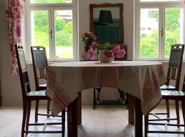 Cottage in Hluboke u Kunstatu，位于Hluboké的酒店