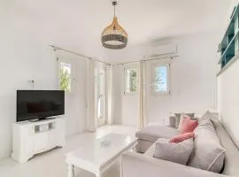 Villa Zeos - Cycladic house close to the beach