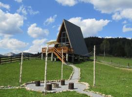 Cabana Valley Vista，位于红湖的带泳池的酒店