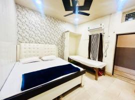 Shree ji dham nivas homestay，位于马图拉的酒店