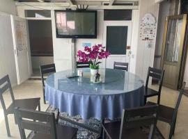 中国山东青岛崂山雕龙嘴农家院，位于青岛的酒店