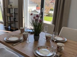 Gemütliche Ferienwohnung mit Sonnenterrasse，位于施利茨的酒店