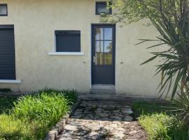 Maison splendide avec piscine，位于里贝拉克的酒店