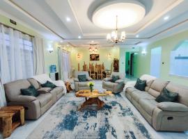 Sereni Rooftop Villa，位于纳纽基的带停车场的酒店