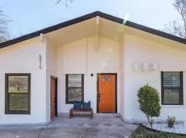 New Build, 4BR, King Bed & Rain shower Sleep 10, Walk 2 SoCO Eateries