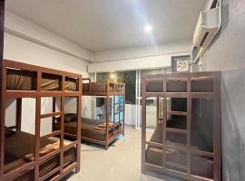FIN Street Hostel，位于Ko Lipe的酒店
