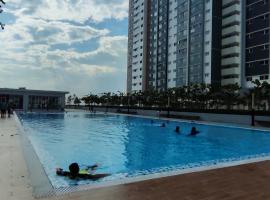 TRAVELLERS STAY JrMaster ROOMS Near KLiA SiC，位于雪邦的酒店