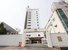 El Tower Hotel