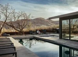 The Onyx House By The Cohost Company