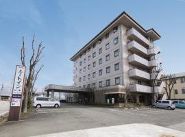 路线居山梨酒店，位于山梨市的酒店