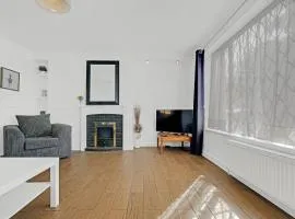 Elegant 5 Bedroom and 3 Bathroom Home in St Annes