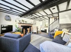 Leaf Tree Cottage, close to Coast, Lakes and Fells
