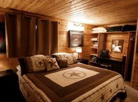 Fully-Furnished Cabin Rental with Beautiful Mountain Views Near Moab, Utah