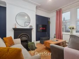 Stunning Four Bedroom Bradford House With Parking By PureStay Short Lets & Serviced Accommodation