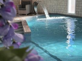 Hôtel Calme Des Pins & Spa，位于莱萨布勒-多洛讷的酒店