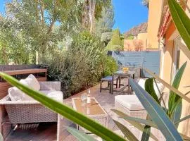 Renovated 2-room apartment near sea & shops