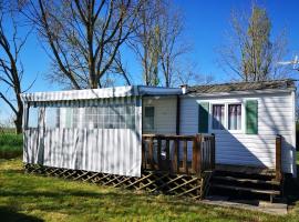 Mobile Home La Tranche sur Mer 6 personnes，位于Angles的酒店