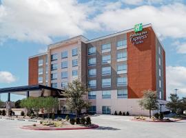 Holiday Inn Express & Suites Moore by IHG，位于摩尔的酒店