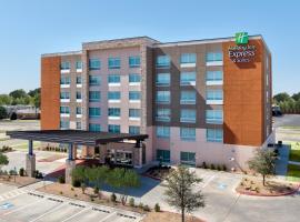 Holiday Inn Express & Suites Moore by IHG，位于摩尔的酒店